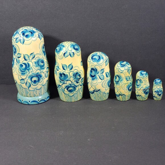Vintage Russian Matryoshka Nesting Dolls, Blue Floral Woman Dolls, 1.75 - 5" - Picture 3 of 9